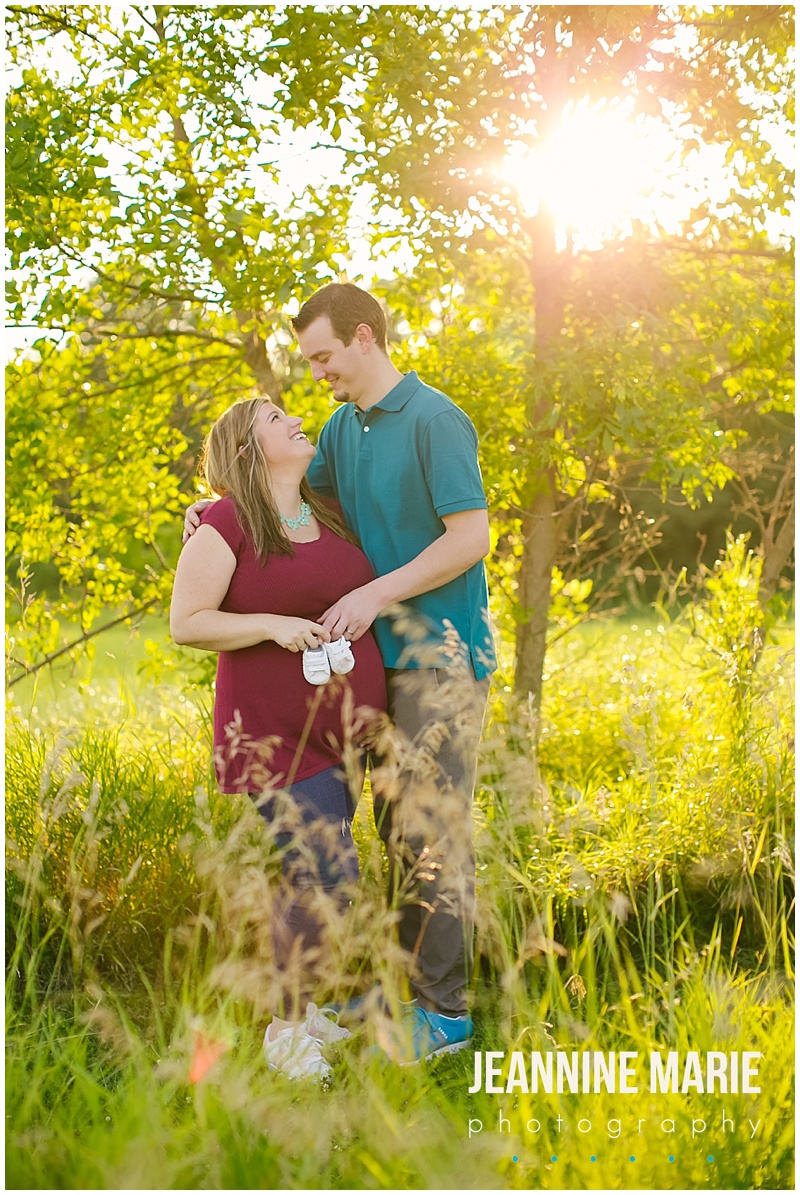 rustic maternity session, field photo session, Jeannine Marie Photography, Minneapolis maternity photographer