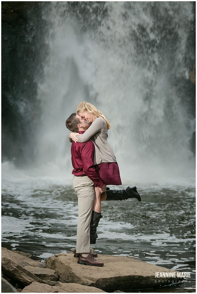Minnehaha Falls, waterfall, couple, engaged, engagement session, Minnesota, fall, engagement session outfits