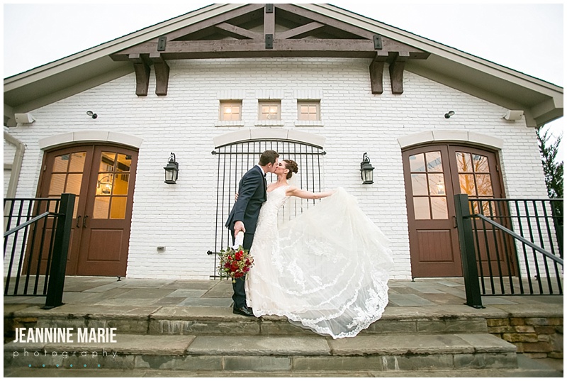 Manor House, Carriage House, Ohio wedding, bride, groom, portraits, wedding portraits, wedding photographer